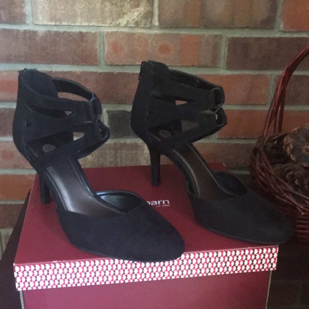 New in box black suede pumps